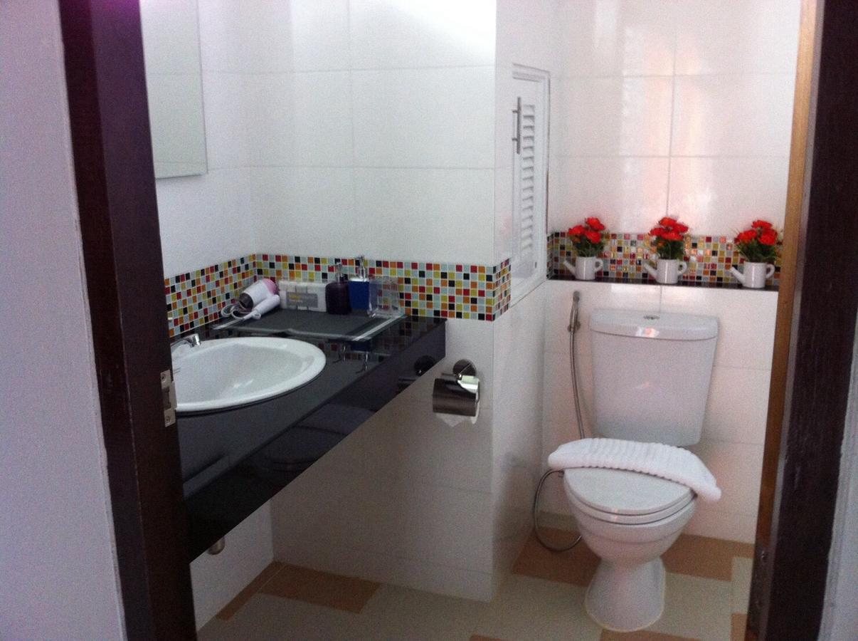 Hobby Hotel Уттарадит Экстерьер фото