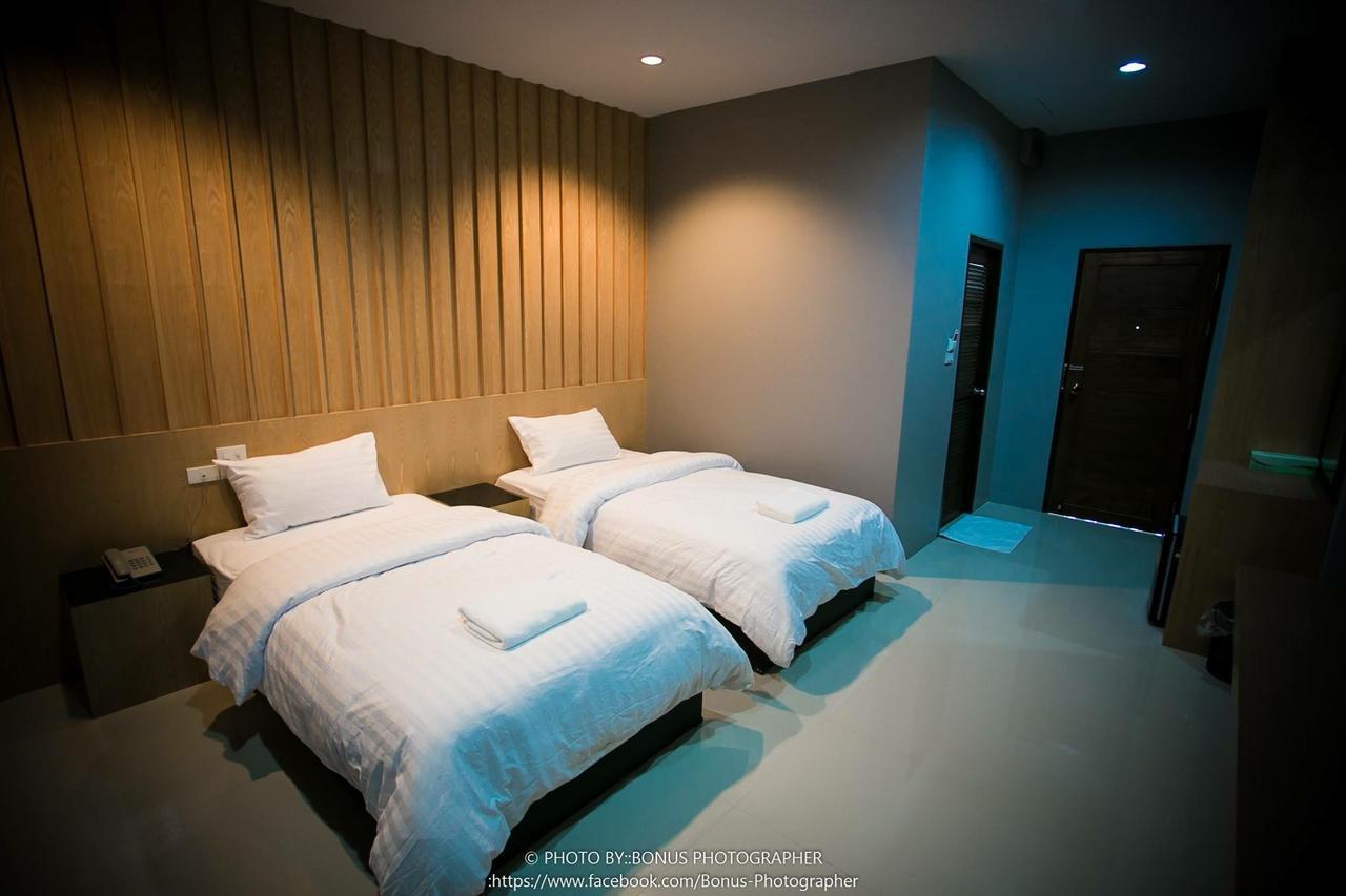 Hobby Hotel Уттарадит Экстерьер фото